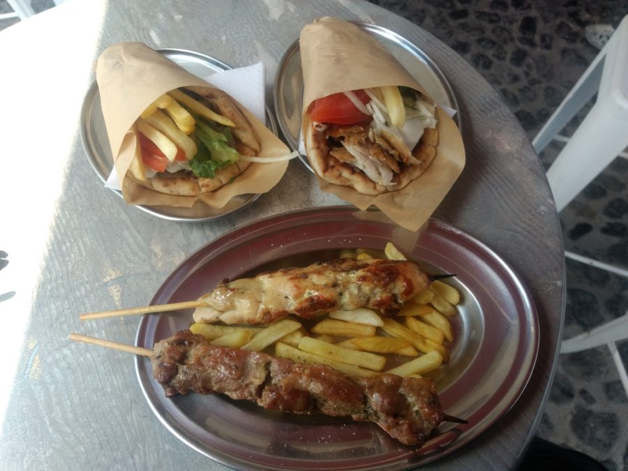 Souvlaki, pita gyros, Kalamaki