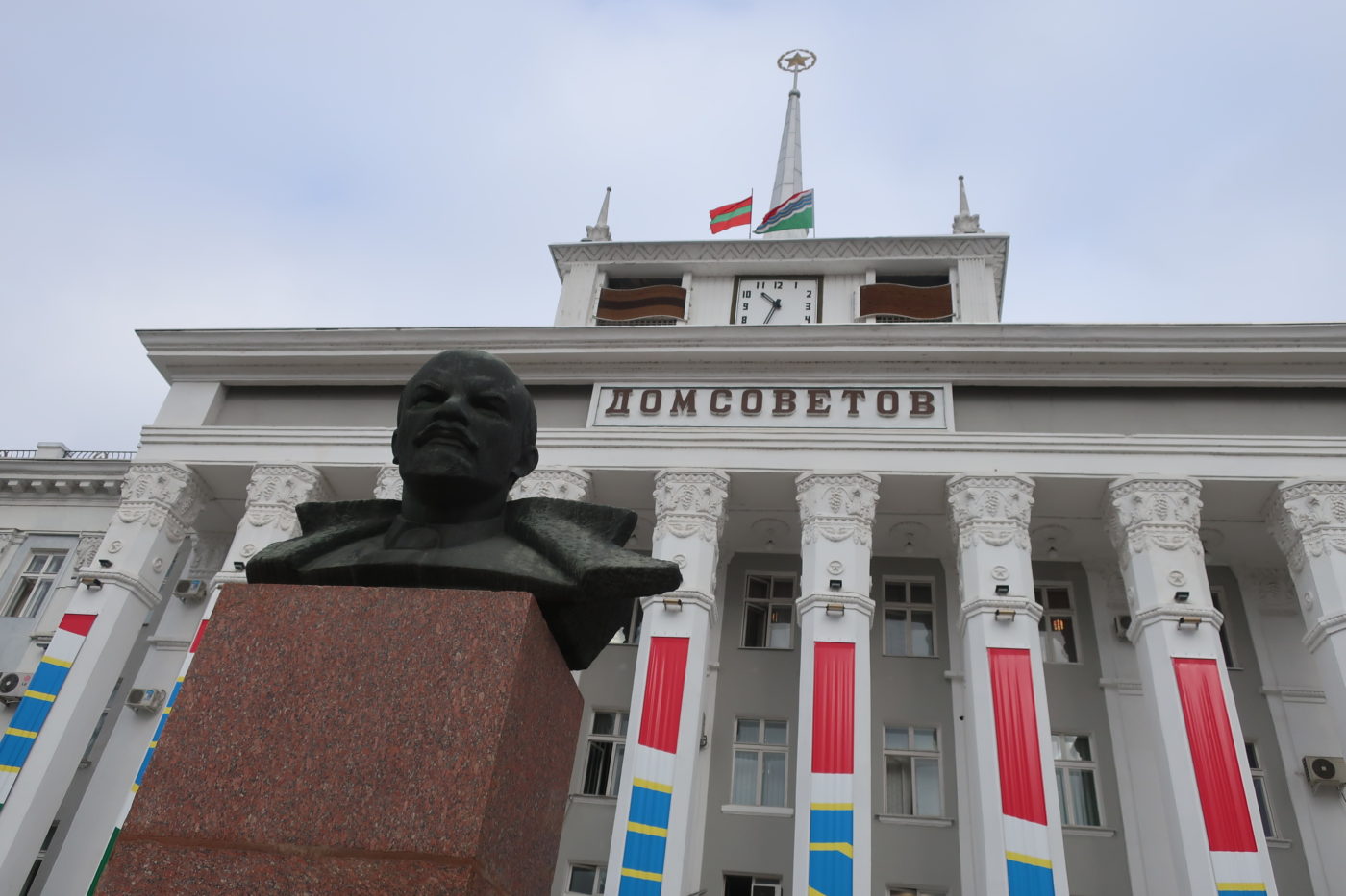 Lenin statue in front of House of Soviets building in Tiraspol