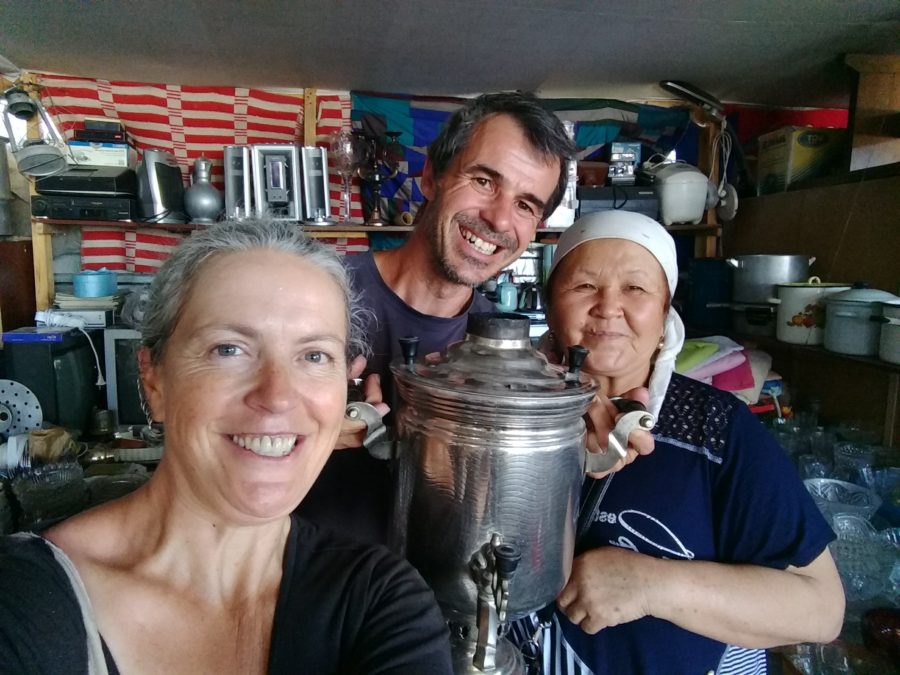 Samovar, frugal travel tips